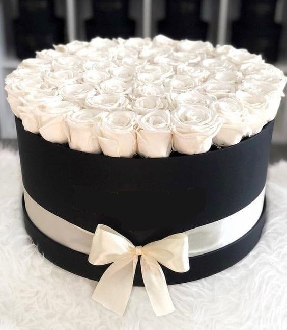 Envio y venta de flores ,rosas, plantas,arreglos florales ,regalos y desayunos a domicilio con delivery gratis en la Ciudad Autonoma de Buenos Aires y con costo de env�o en localidades del Gran Buenos Aires asi como delivery de flores y plantas a trav�s de florerias asociadas en todas las provincias de la Argentina, Buenos Aires, la Pampa, Tucuman, La Rioja, R�o Negro, Entre Rios, Corrientes, Misiones, Neuquen, Chubut, Tierra del Fuego, Santa Cruz, San Luis, Mendoza, Cordoba, Jujuy, Formosa, Santiago del Estero, Salta, Chaco, Catamarca ,San Juan, y ademas realizamos el delivery de flores ,coronas,palmas , plantas y regalos a todas las ciudades de Argentina, Mar del Plata, C�rdoba, Buenos Aires, con cargo en Santa Rosa, La Plata, Bella Vista, Neuquen, Pilar, Paran�, Posadas, Resistencia, Cipolleti y mas de 300 ciudades y localidades en todo el territorio de nuestro pa�s, asi como tambien tenemos la posibilidad de enviar flores a casi todo el mundo en cuestion de horas